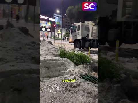 Quito se cubre de blanco tras intensa granizada en avenida Colón